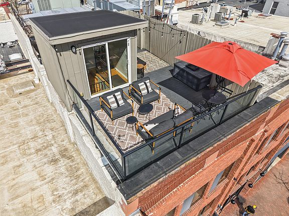 2nd image of 120 W Washington St E #D