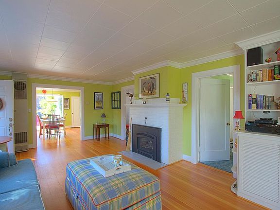 Gas Fireplace in Living room