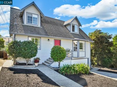 555 Edwards St, Crockett, CA, 94525