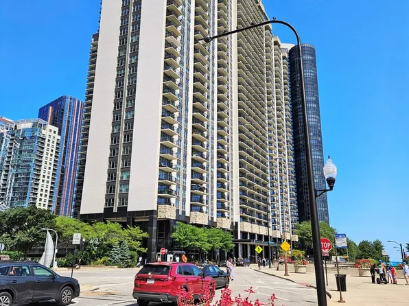 400 E Randolph St APT 1229, Chicago, IL 60601