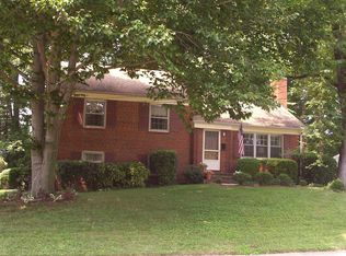 5313 Easton Dr, Springfield, VA 22151