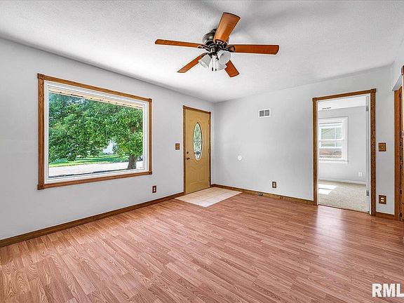5th image of 1004 E London Ave