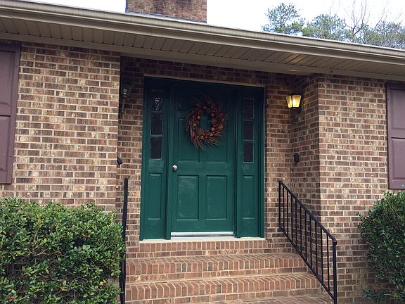 Front foyer to 2 apartments
