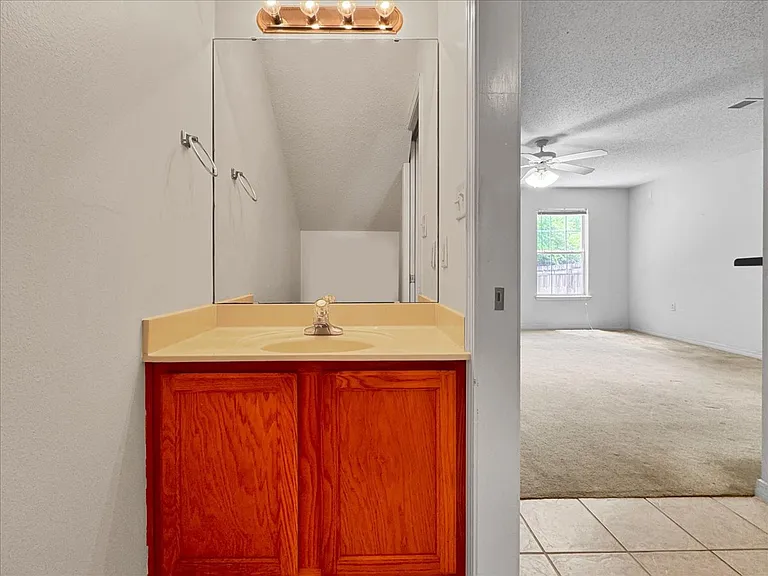 994 Scenic Oak Ln — Photo 23