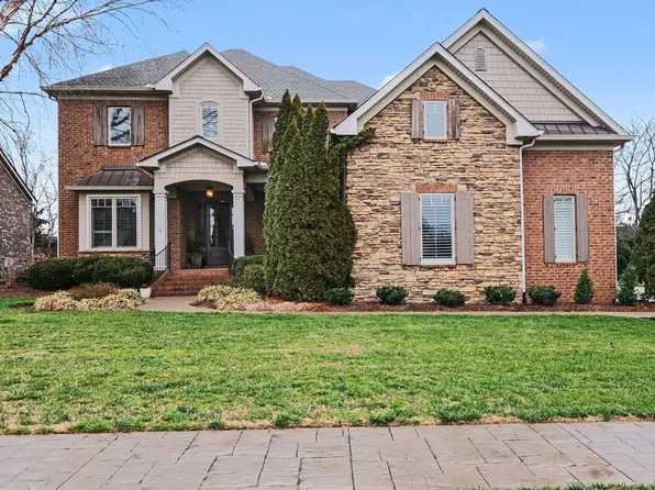 1233 Potter Ln, Gallatin, TN 37066