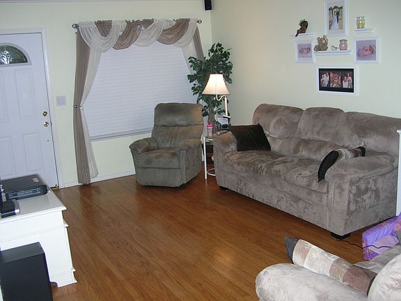 2nd image of 204 El Dorado Dr