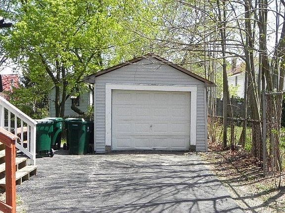 4th image of 1226 Manss Ave