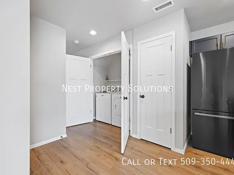 338 W 6th St — Photo 6