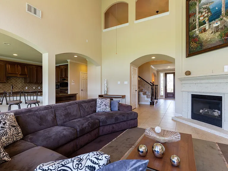 162 W Hullwood Ct — Photo 12