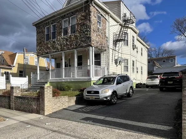 669-671 E 30th St, Paterson, NJ 07513