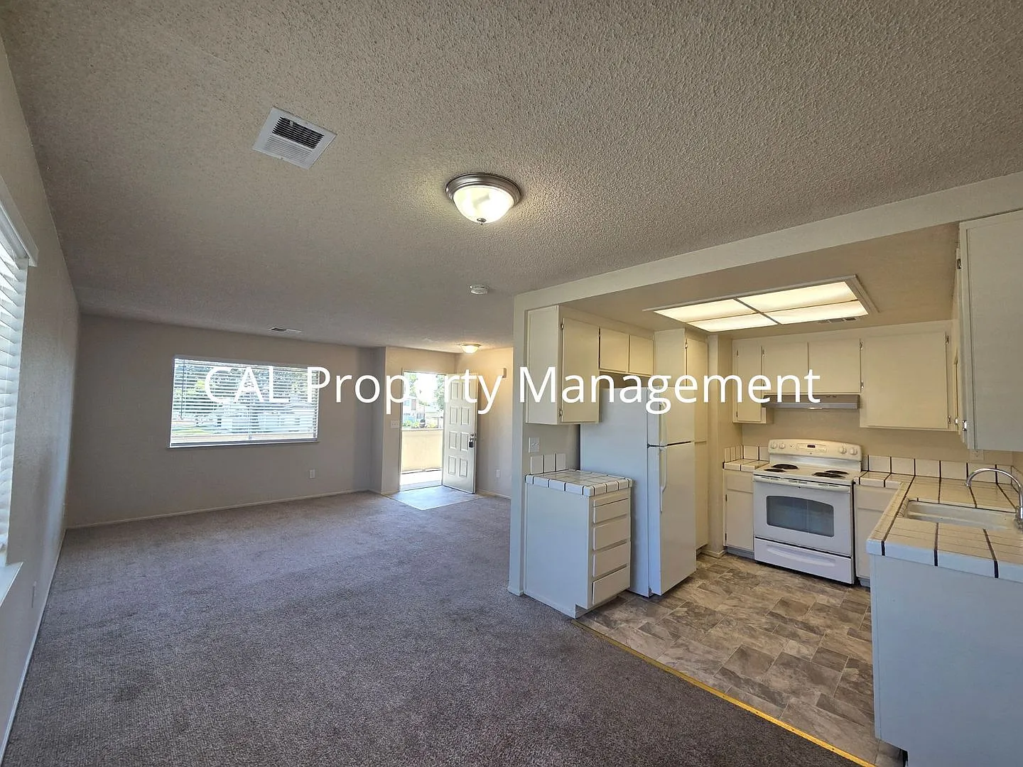 3 Bedroom Condo in North Salinas — Photo 4