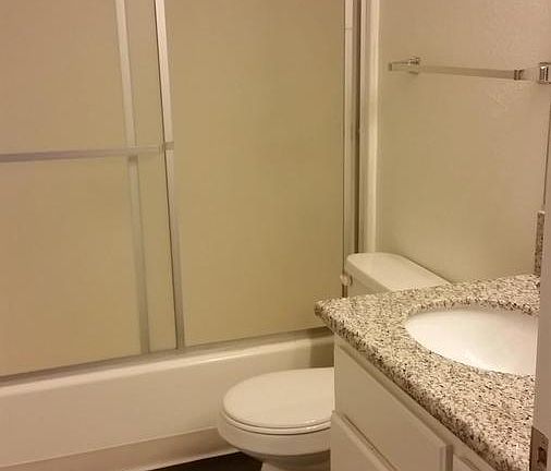 5th image of 13109 Kornblum Ave APT 6
