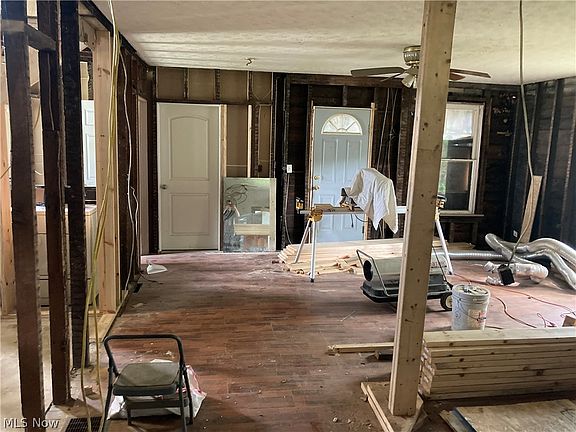 5th image of 225 E Bergey St