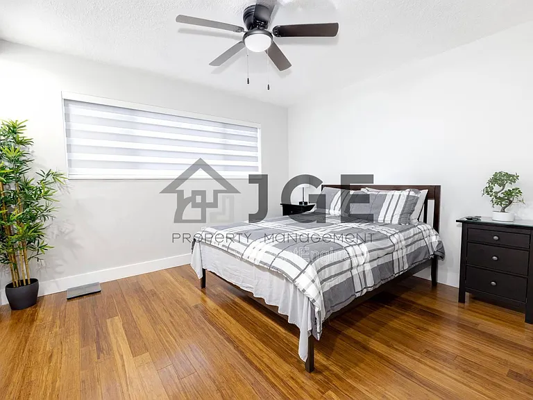 270 NE 191st St #103 — Photo 17