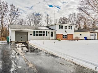 102 Summit Hill Dr, Rochester, NY 14612