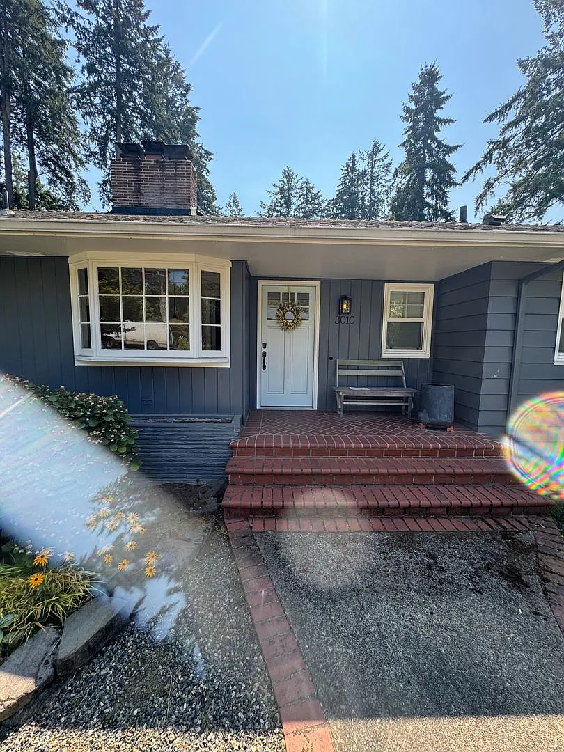 Spacious 4-Bedroom Home Plus Large Bonus Space West Slope Vista Hills — Photo 2