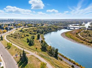 124 W Lynnbrook Rd SE, Calgary, AB T2C1S6