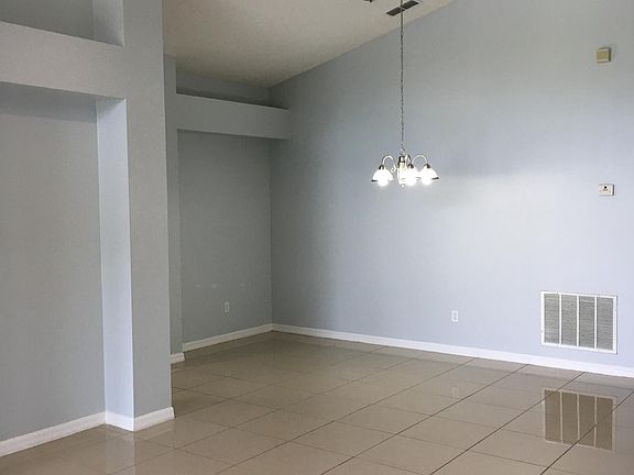 4th image of 719 Stonewyk Way