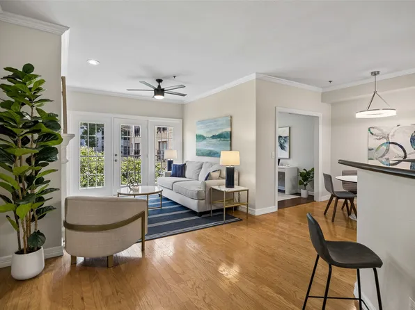 3400 Welborn St APT 320, Dallas, TX 75219