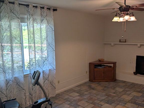 2nd image of 170 Carpenter Ct