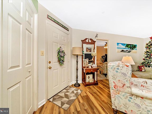 5th image of 3815 Sunnyfield Ct APT 2C