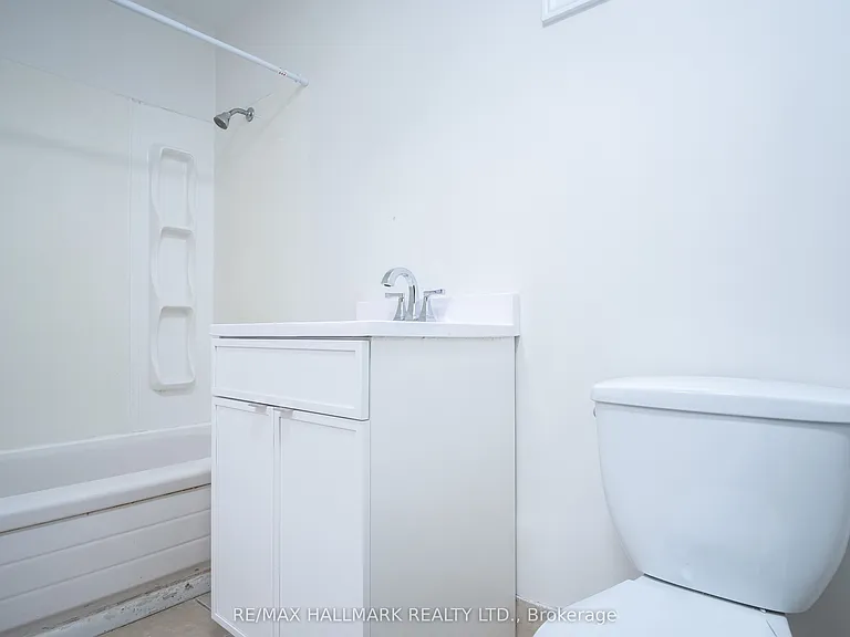 118 Fairholme Ave #1 — Photo 6
