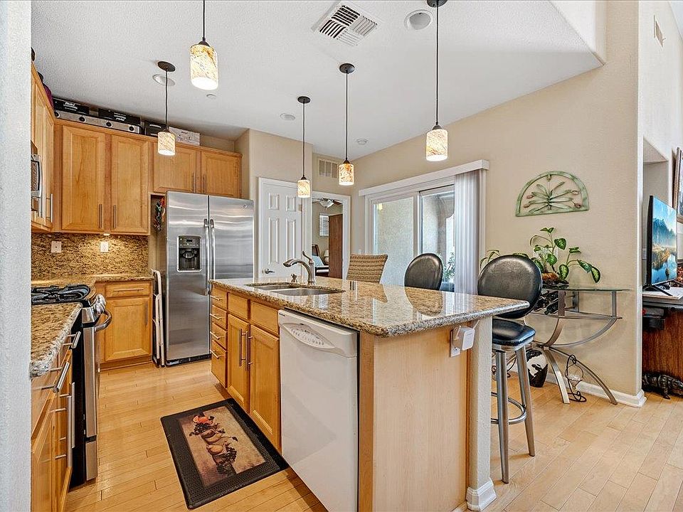 1st image of 2090 Sierra View Cir Unit 1