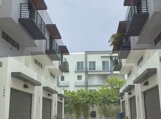 1044 N Victoria Park Rd, Fort Lauderdale, FL 33304