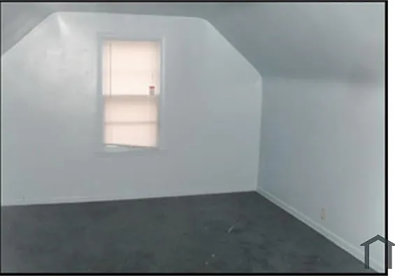 3 bed, 923 sqft, $900 — Photo 3