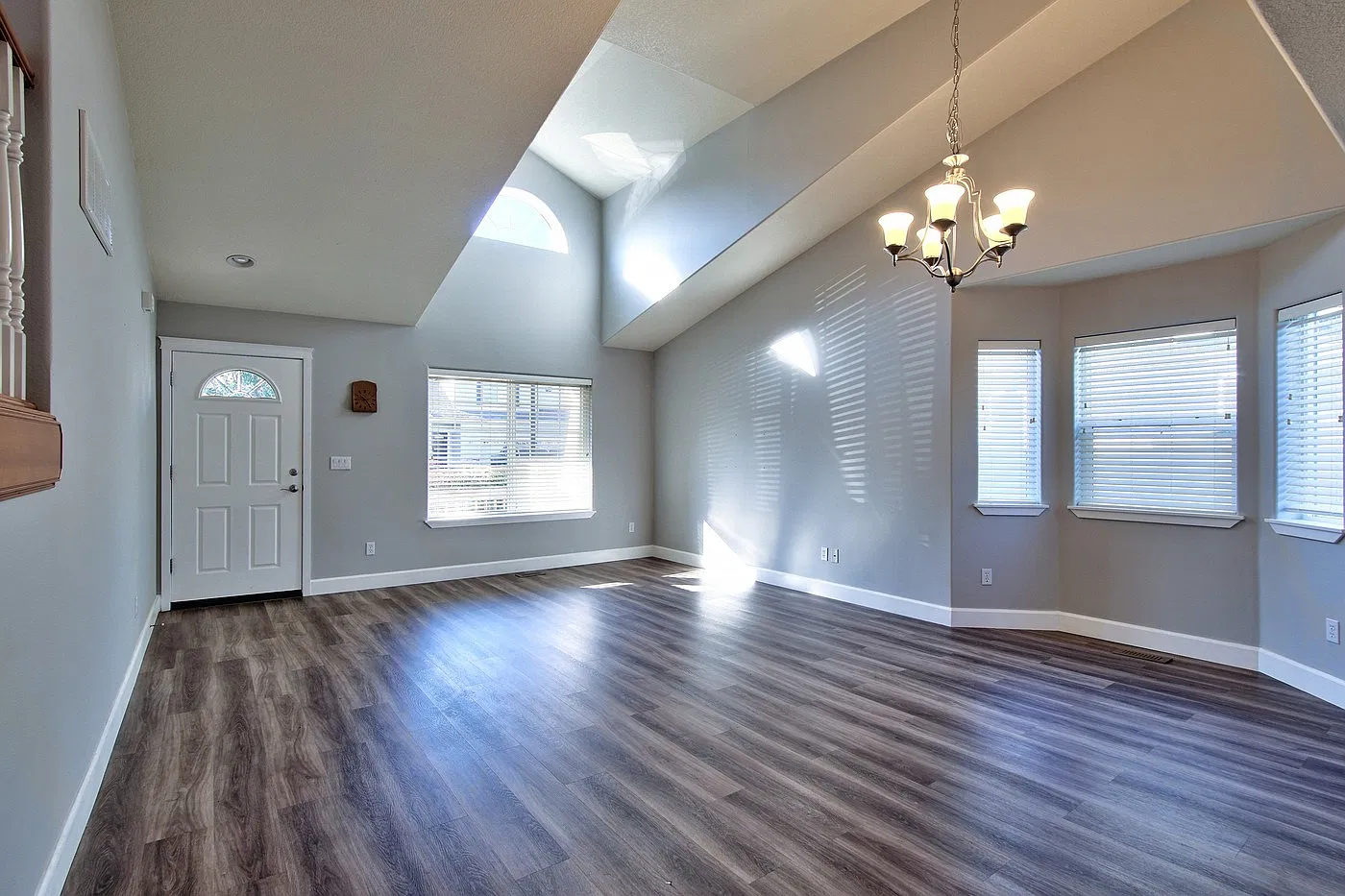 4 bed, 2.5 bath, 2091 sqft, $3,150 — Photo 2