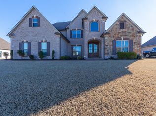 56 Ravenwood Dr, Jackson, TN 38305