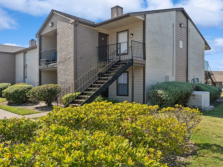 Exterior of Candlewood