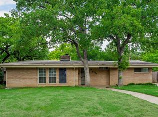 5729 Rockhill Rd, Fort Worth, TX 76112