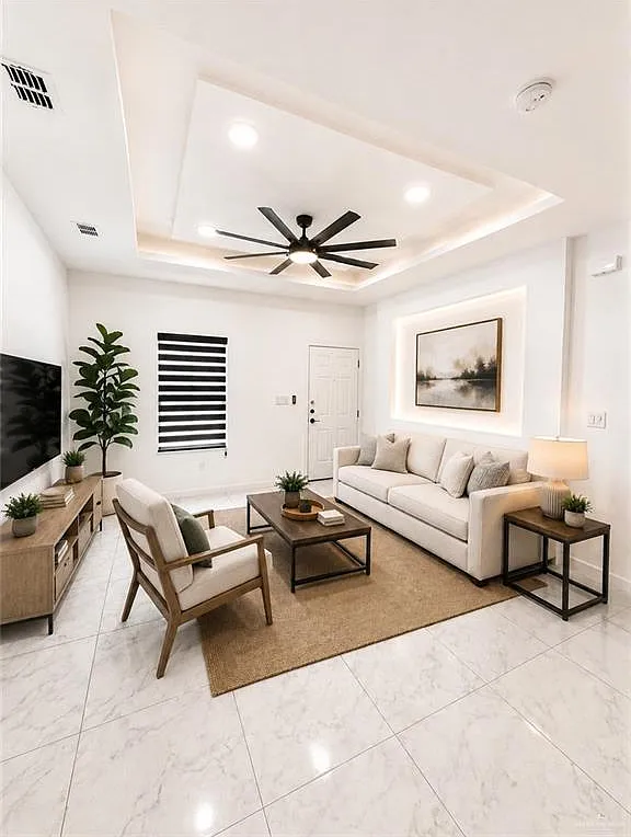 3 bed, 2.0 bath, 4116 sqft, $1,220 — Photo 2