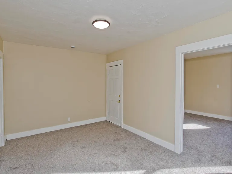 1200 Grattan St #2L — Photo 5
