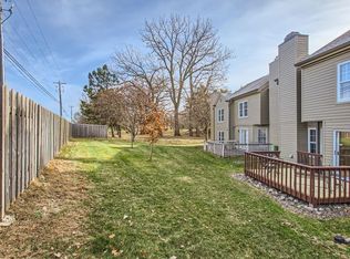 1656 Rose Hill Cir, Saint Paul, MN 55108