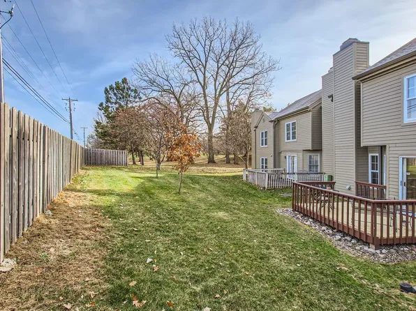 1656 Rose Hill Cir, Saint Paul, MN 55108