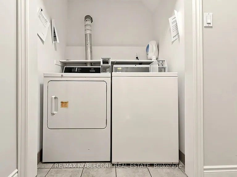 67 Florence Cres #1 — Photo 15