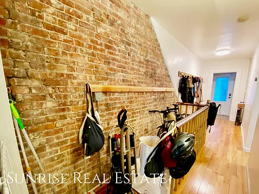 Rented by Sunrise Real Estate | media 20