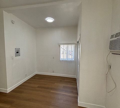2nd image of 222 Avenue 18 #6