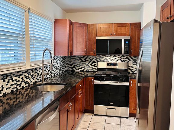 4th image of 607 Bromelia Court