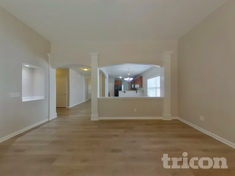 118 Greenbank Dr — Photo 3