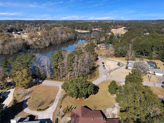 3rd image of 308 Lakewood Dr