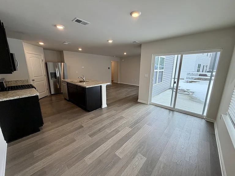 633 Currant Cir — Photo 13
