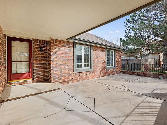 2nd image of 2448 N Rutland Ct