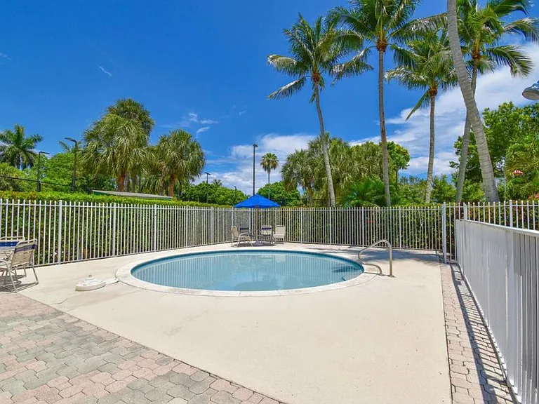 6711 Green Island Cir — Photo 29