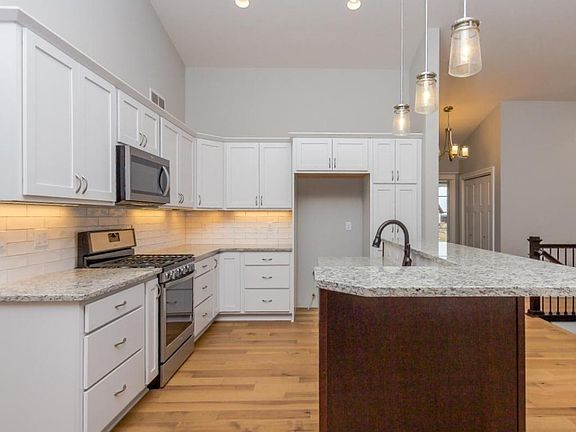 5th image of 2718 Weston Dr