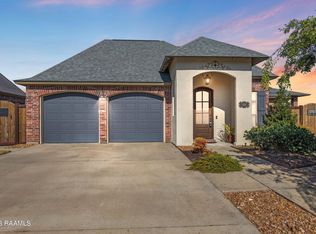 104 Bayou Parc Dr, Youngsville, LA 70592