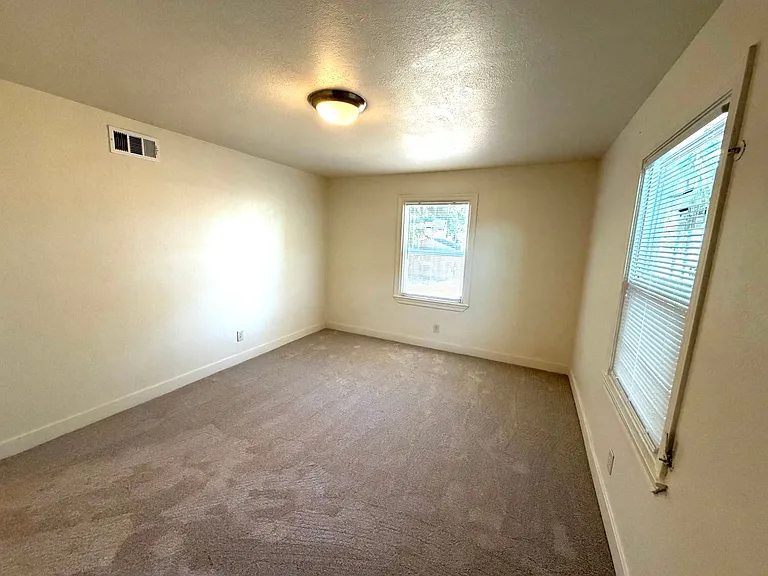 877 Eleanor Ave — Photo 31