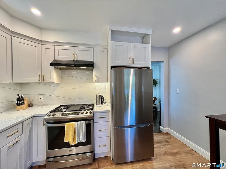 444 Huntington Rd — Photo 11